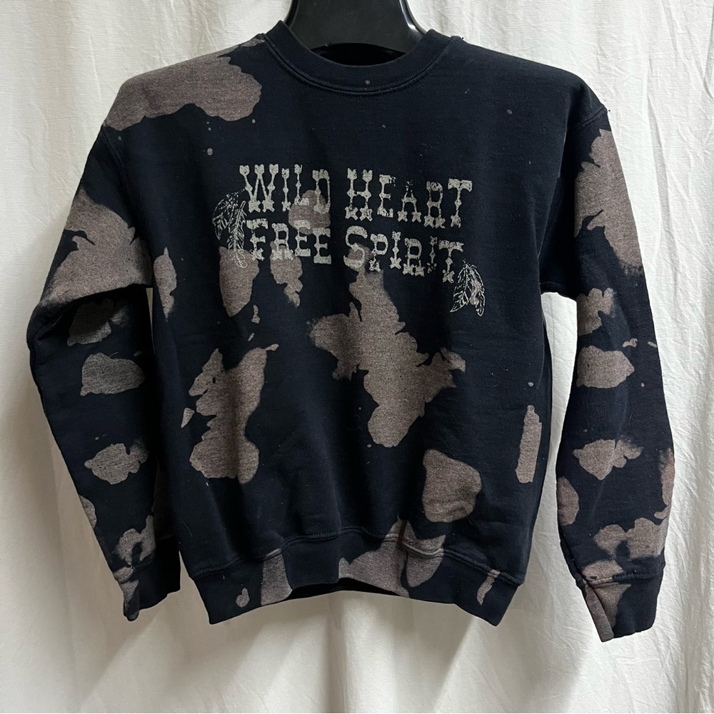 American Highway BKE  Girls Size Youth Medium Wild Heart Free Spirit Pullover